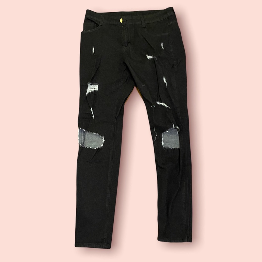 Distressed Black Jeans♣️